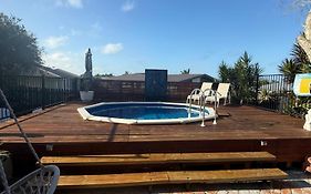 4-Bedroom Pet Friendly Home With Pool & Games Room
